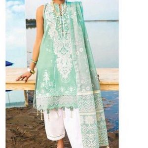 - Pakistani brand new luxury baroque dress size large with cotton net dupp…